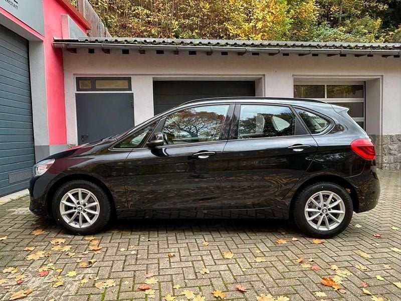 Gebraucht BMW 218 Active Tourer Advantage 150 PS (110 kW) 2016 Schwarz Van / Kleinbus
