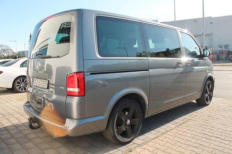 Second-hand VW T5 140 CP (102 kW) 2010 Gri Van