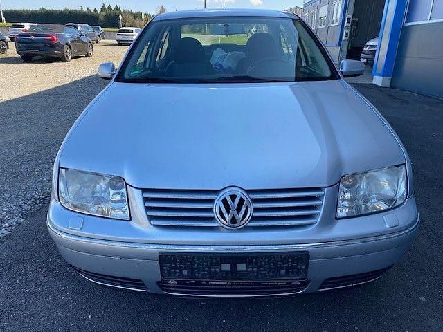 Gebraucht VW Bora 101 PS (74 kW) 2002 Silber Limousine