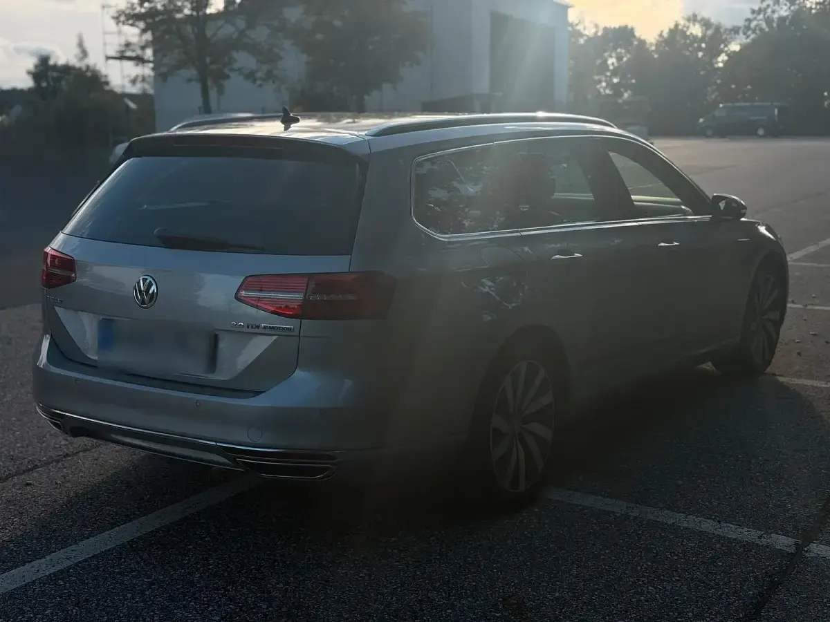 Gebraucht VW Passat 239 PS (175 kW) 2015 Grau Kombi