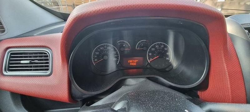 Gebraucht Fiat Doblò 105 PS (77 kW) 2012 Schwarz Van / Kleinbus