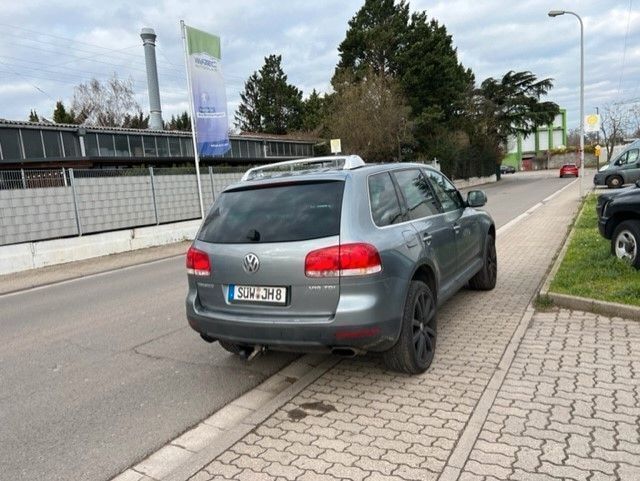 Grau Gebraucht 2006 VW Touareg SUV | 3.200 € (Superpreis) - Bild 1/4