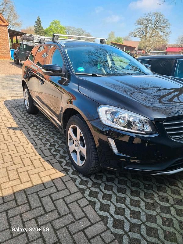 Gebraucht Volvo XC60 156 PS (114 kW) 2017 Schwarz SUV