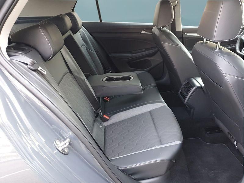 Gebraucht VW Golf VIII 150 PS (110 kW) 2025 Grau Kleinwagen