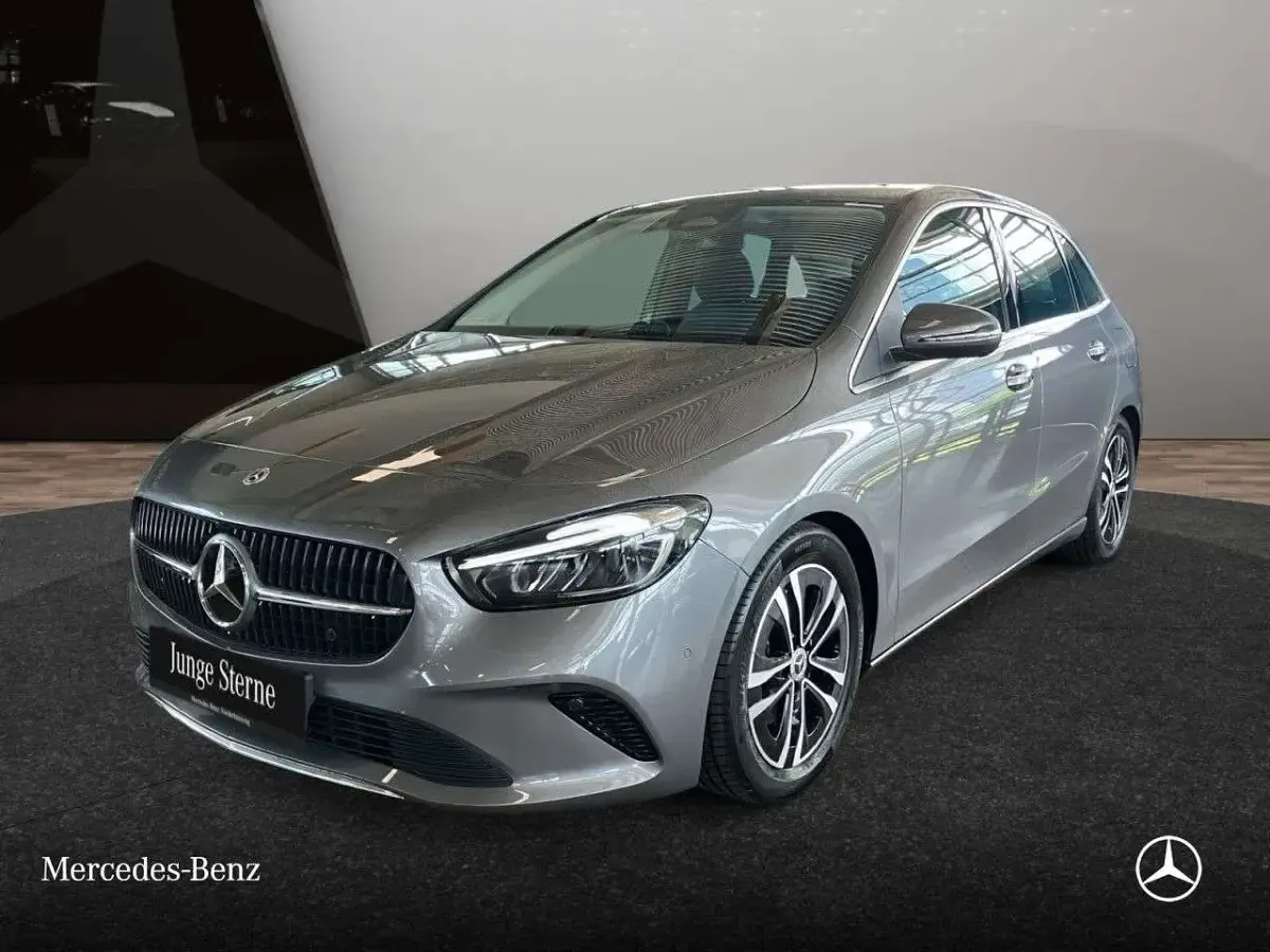 Gebraucht Mercedes B200 Progressive 150 PS (110 kW) 2025 Mountain grau Kleinwagen