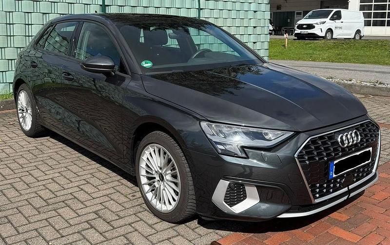 Gebraucht Audi A3 Ambiente 116 PS (85 kW) 2022 Grau Limousine