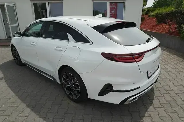 Gebraucht Kia ProCeed GT-Line 160 PS (117 kW) 2021 Weiß Kleinwagen