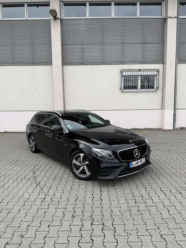 Gebraucht Mercedes E300 AMG line 245 PS (180 kW) 2019 Schwarz Kombi