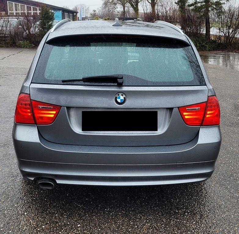 Gebraucht BMW 320 Lifestyle 184 PS (135 kW) 2011 Grau Kombi