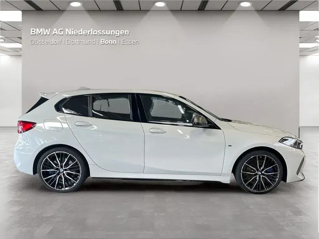 Gebraucht BMW M135 Performance 306 PS (225 kW) 2023 Weiß Kleinwagen