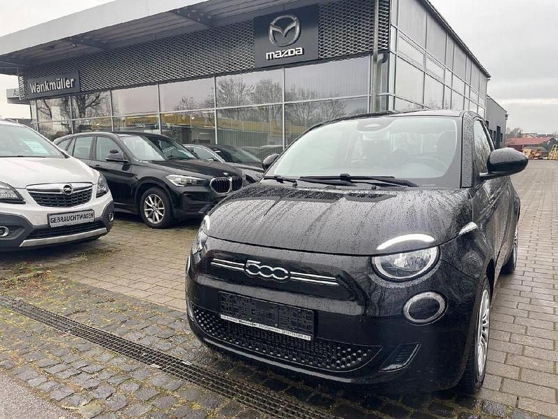 Gebraucht Fiat 500e Action 69 kW (95 PS) 2022 Schwarz Limousine