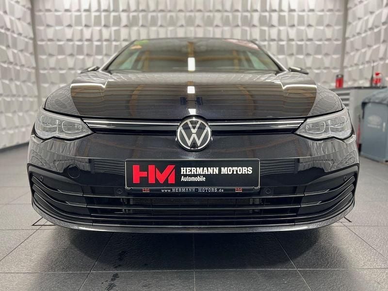 Gebraucht VW Golf VIII Life 150 PS (110 kW) 2022 Schwarz Limousine
