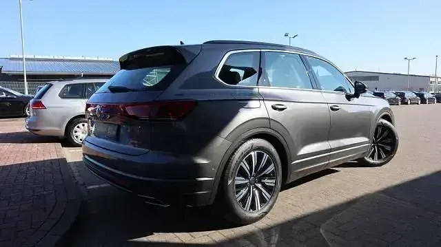 Gebraucht VW Touareg Elegance 381 PS (280 kW) 2023 Grau SUV