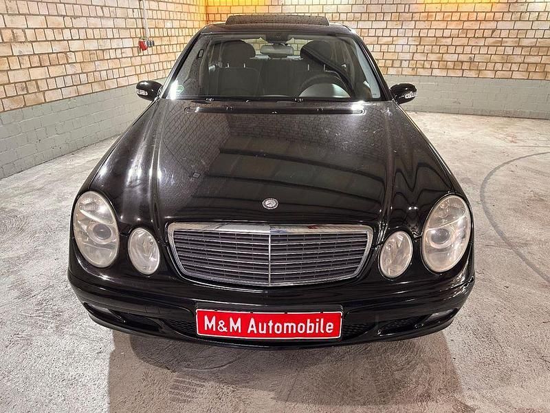Gebraucht Mercedes E200 163 PS (119 kW) 2005 Schwarz Limousine