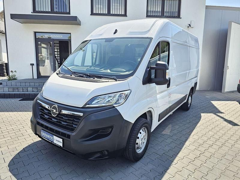 Weiß Gebraucht 2023 Opel Movano Edition Van | 22.990 € (Superpreis) - Bild 1/4