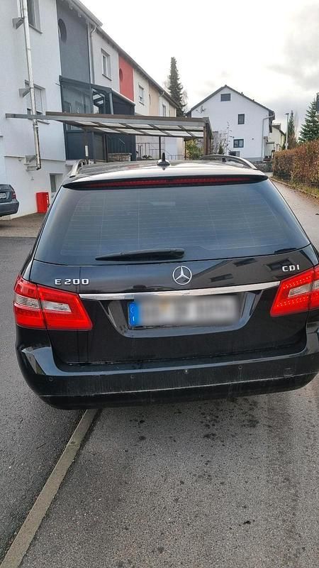 Gebraucht Mercedes E200 136 PS (100 kW) 2012 Schwarz Kombi