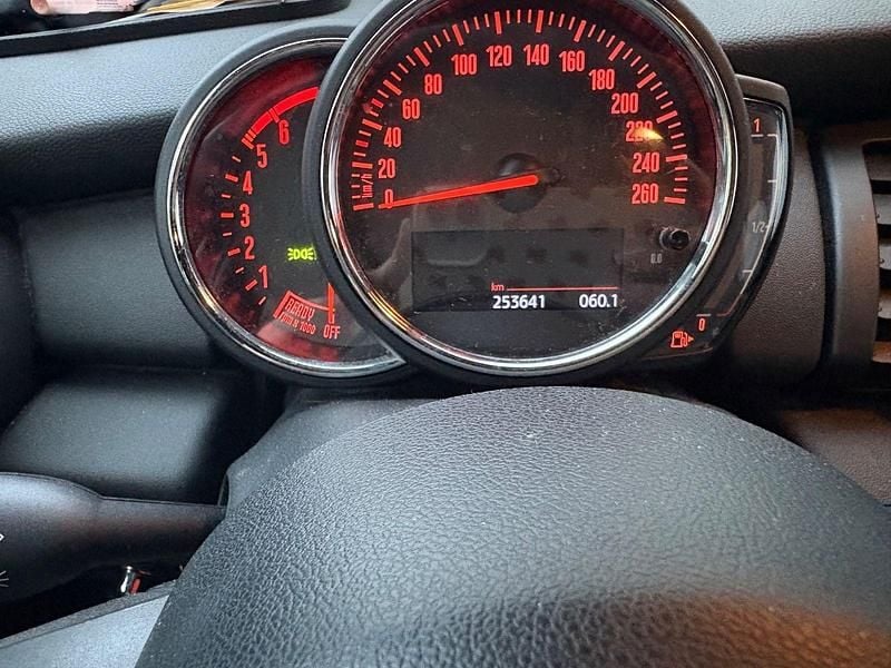 Usado Mini One D 95 HP (69 kW) 2017 Preto Citadino