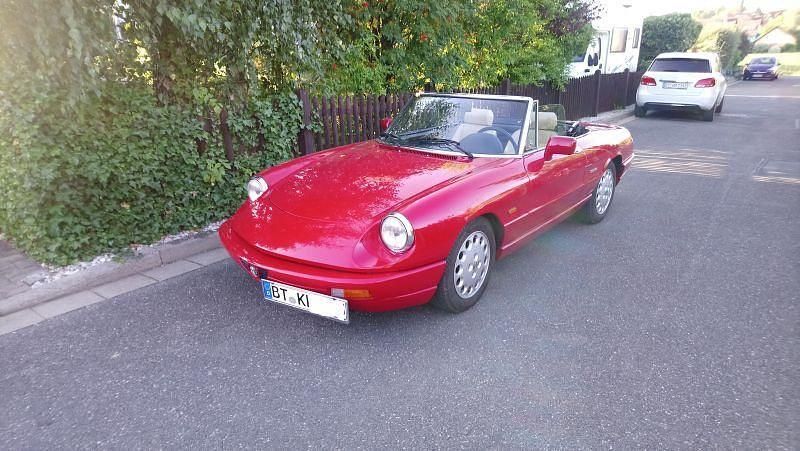 Rot Gebraucht 1991 Alfa Romeo Spider Cabrio | 16.500 € - Bild 1/4