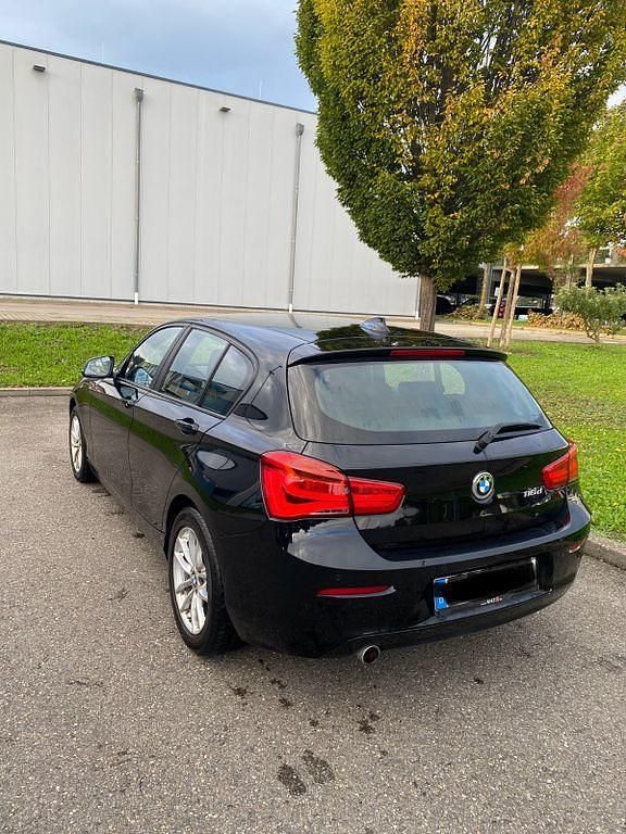 Schwarz Gebraucht 2017 BMW 116 Efficient Dynamics Kleinwagen | 9.850 € (Etwas zu teuer) - Bild 1/4