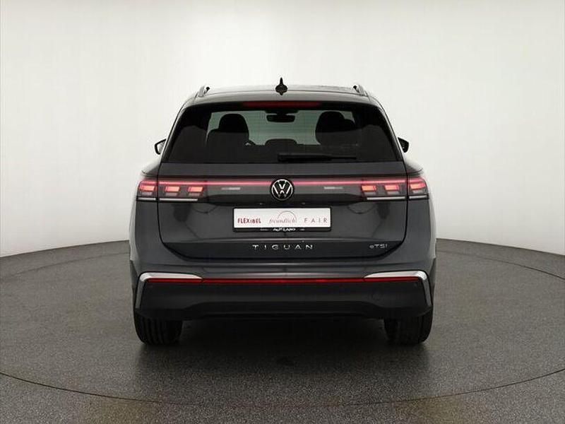 Gebraucht VW Tiguan 150 PS (110 kW) 2025 Grau SUV