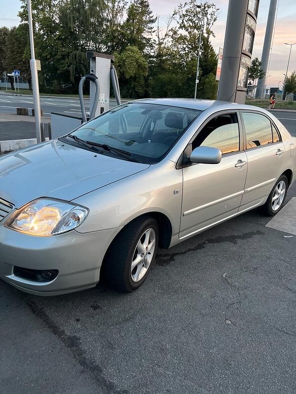 Grau Gebraucht 2006 Toyota Corolla Limousine | 5.500 € (Teuer) - Bild 1/4