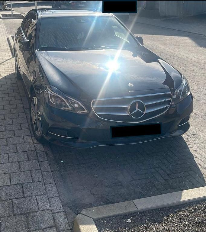 Second-hand Mercedes E300 Edition 231 CP (169 kW) 2017 Negru Berlinǎ