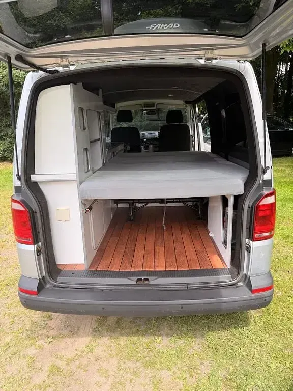 Gebraucht VW Transporter 150 PS (110 kW) 2016 Silber Van