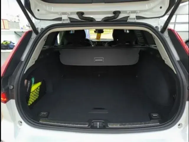 Gebraucht Volvo V60 145 PS (106 kW) 2024 Kombi