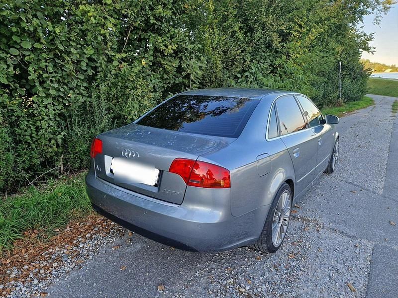 Grau Gebraucht 2006 Audi A4 Limousine | 4.800 € (Etwas zu teuer) - Bild 1/4