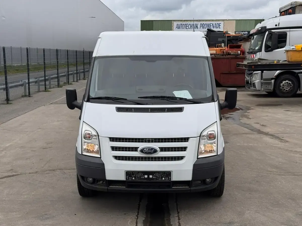 Gebraucht Ford Transit Trend 125 PS (91 kW) 2013 Weiß Pickup