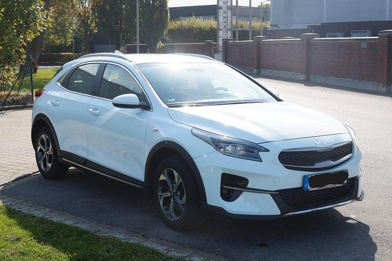 Weiß Gebraucht 2022 Kia XCeed Edition 7 SUV | 19.999 € (Guter Preis) - Bild 1/4