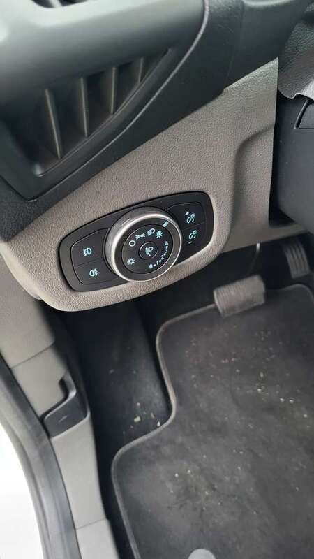 Gebraucht Ford Tourneo Connect Trend 120 PS (88 kW) 2020 Frostweiß Van / Kleinbus