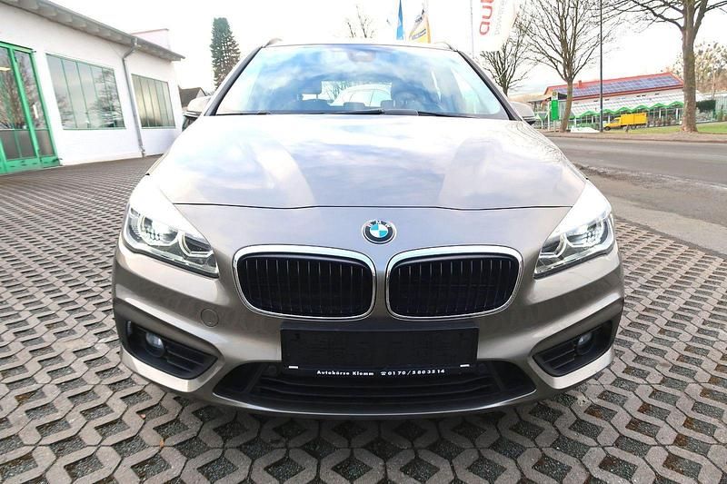 Gebraucht BMW 218 Active Tourer Performance 150 PS (110 kW) 2015 Silber Van / Kleinbus