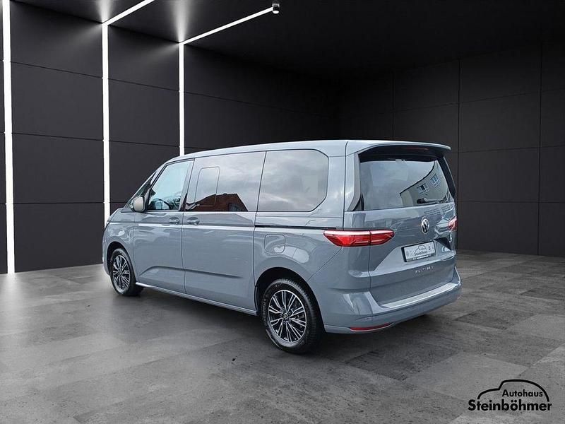 Gebraucht VW Multivan Basis 150 PS (110 kW) 2023 Pure grey (grau) Van