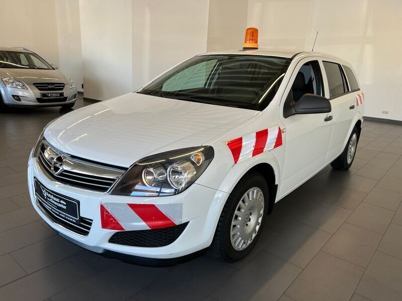 Gebraucht Opel Astra Selection 90 PS (66 kW) 2010 Weiß Kombi