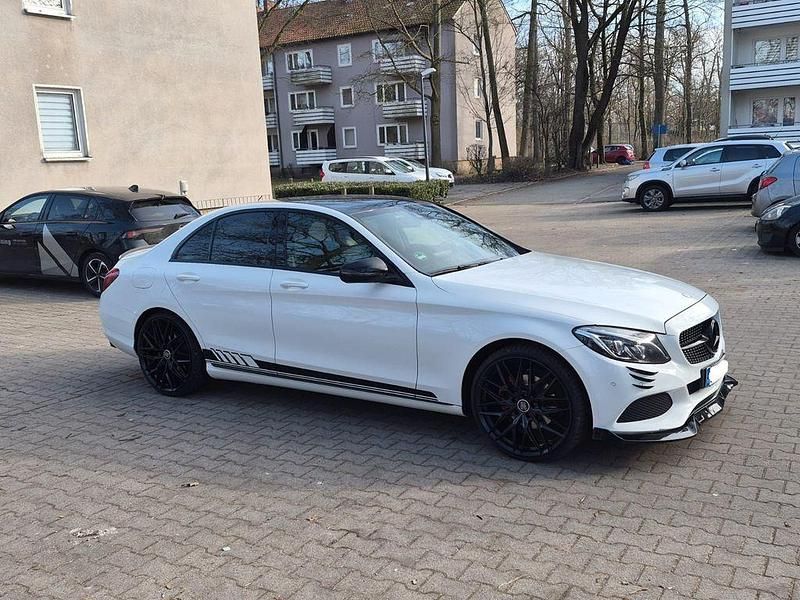 Gebraucht Mercedes C220 Avantgarde 170 PS (125 kW) 2016 Weiß Limousine