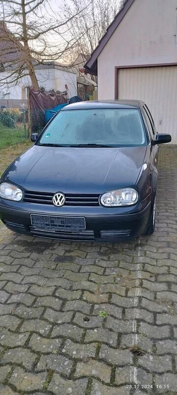 Schwarz Gebraucht 1997 VW Golf IV Kleinwagen | 1.300 € (Fairer Preis) - Bild 1/4
