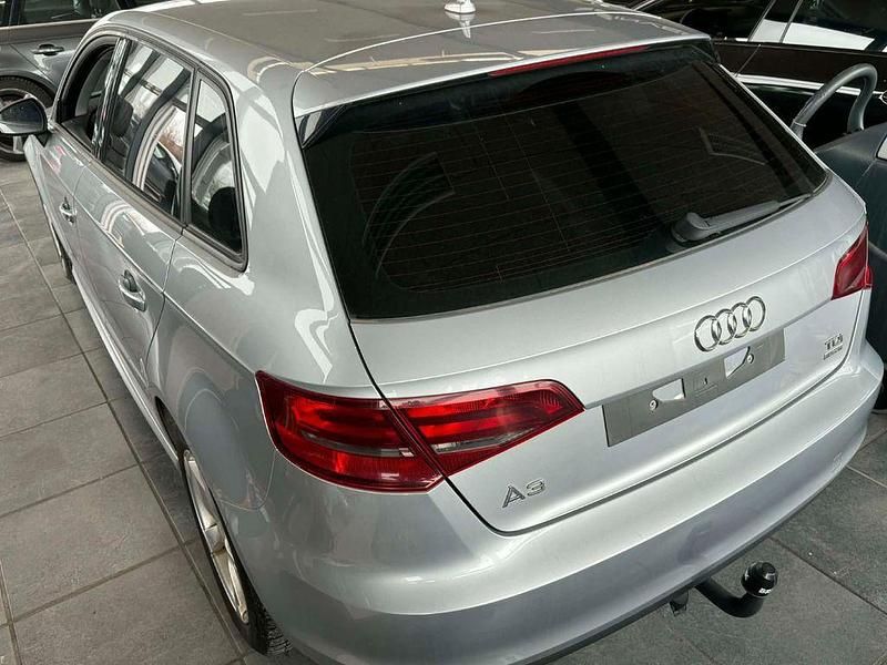 Gebraucht Audi A3 Attraction 110 PS (80 kW) 2014 Silber Limousine