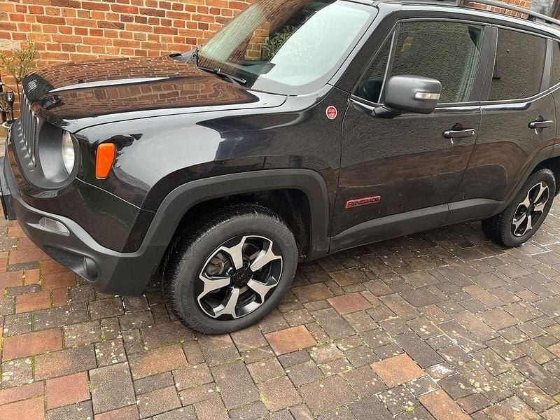 Gebraucht Jeep Renegade Trailhawk 170 PS (125 kW) 2016 Schwarz SUV