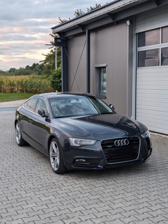 Blau Gebraucht 2012 Audi A5 Sportback Comfort Limousine | 13.995 € (Guter Preis) - Bild 1/4