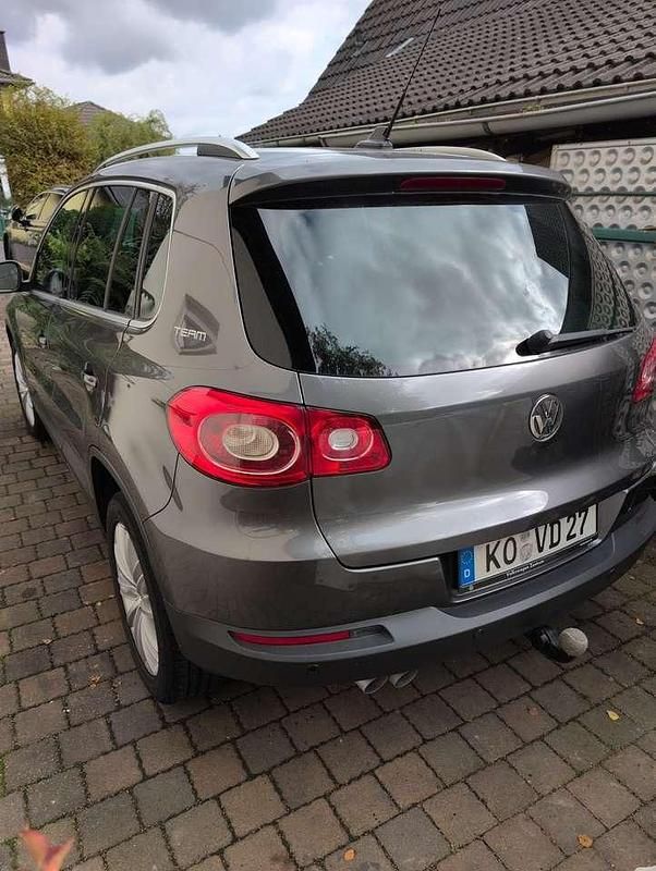 Gebraucht VW Tiguan 140 PS (102 kW) 2011 Grau SUV