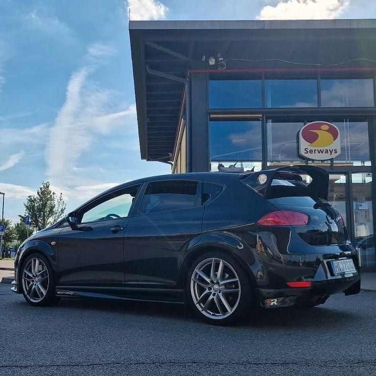 Schwarz Gebraucht 2011 Cupra Leon Limousine | 14.500 € (Fairer Preis) - Bild 1/4