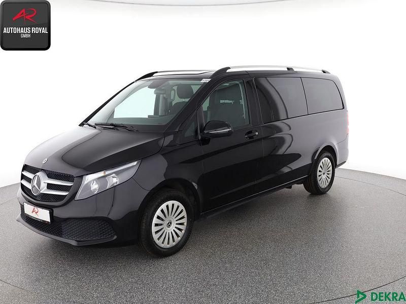 Schwarz Gebraucht 2021 Mercedes V220 Van / Kleinbus | 39.880 € (Superpreis) - Bild 1/4