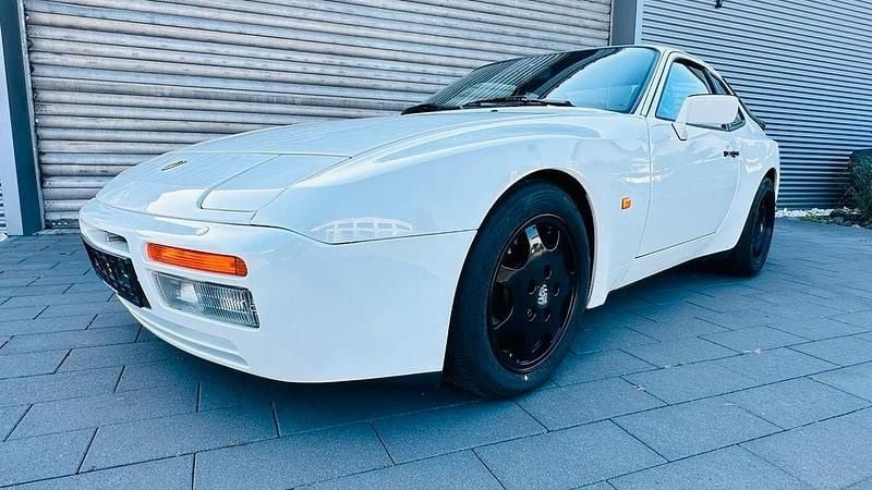 Schwarz Gebraucht 1987 Porsche 944 Turbo Coupé | 28.950 € - Bild 1/4