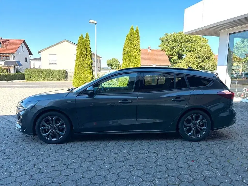 Gebraucht Ford Focus ST-Line 116 PS (85 kW) 2025 Grau Kombi