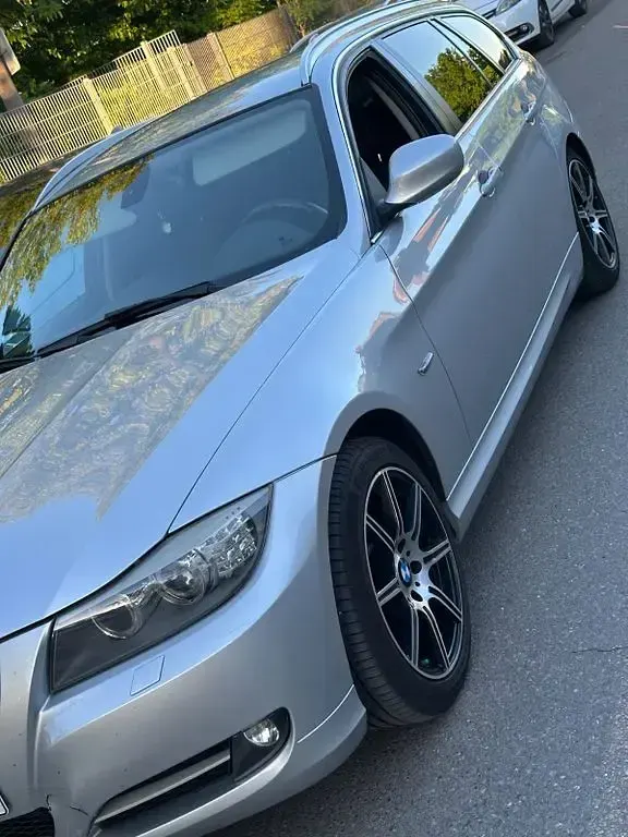 Gebraucht BMW 320 184 PS (135 kW) 2010 Silber Kombi