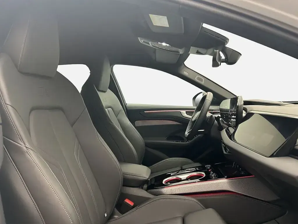 Gebraucht Audi A6 S-Line 367 PS (269 kW) 2025 Gletscherweiß metallic Limousine