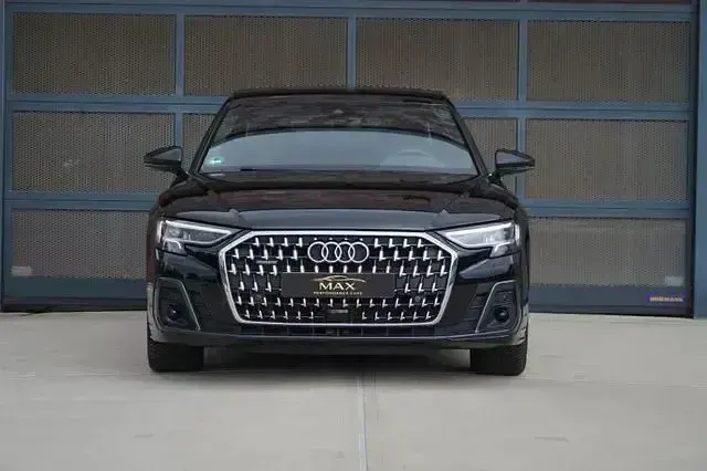 Gebraucht Audi A8 Ambiente 286 PS (210 kW) 2025 Schwarz Limousine