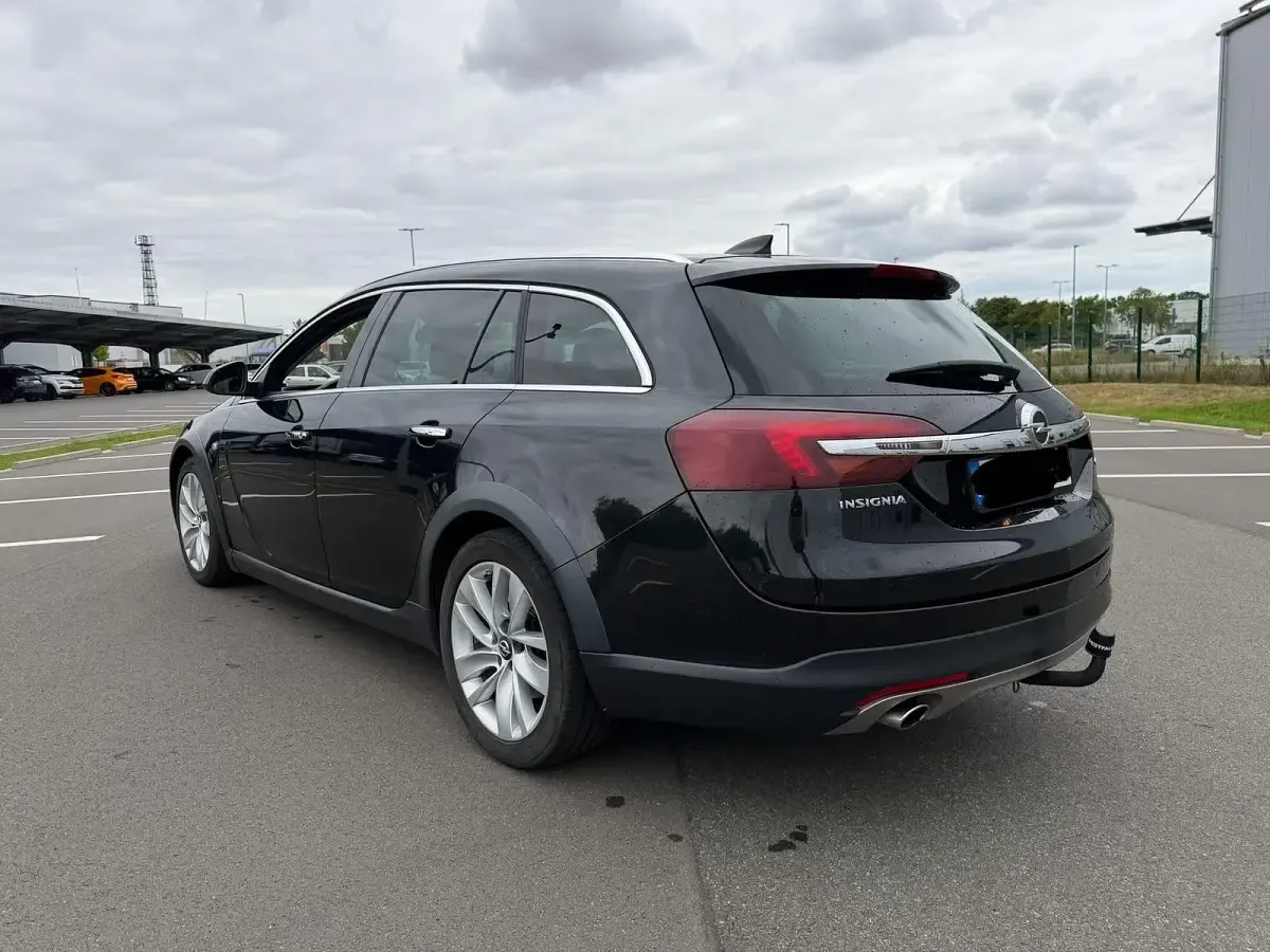 Gebraucht Opel Insignia Country Tourer 170 PS (125 kW) 2016 Schwarz Kombi