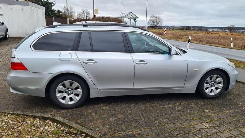 Gebraucht BMW 523 177 PS (130 kW) 2006 Silber Kombi
